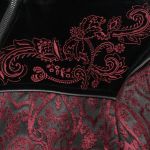 Manteau 'Limiteti' en Jacquard Rouge et Velours Noir